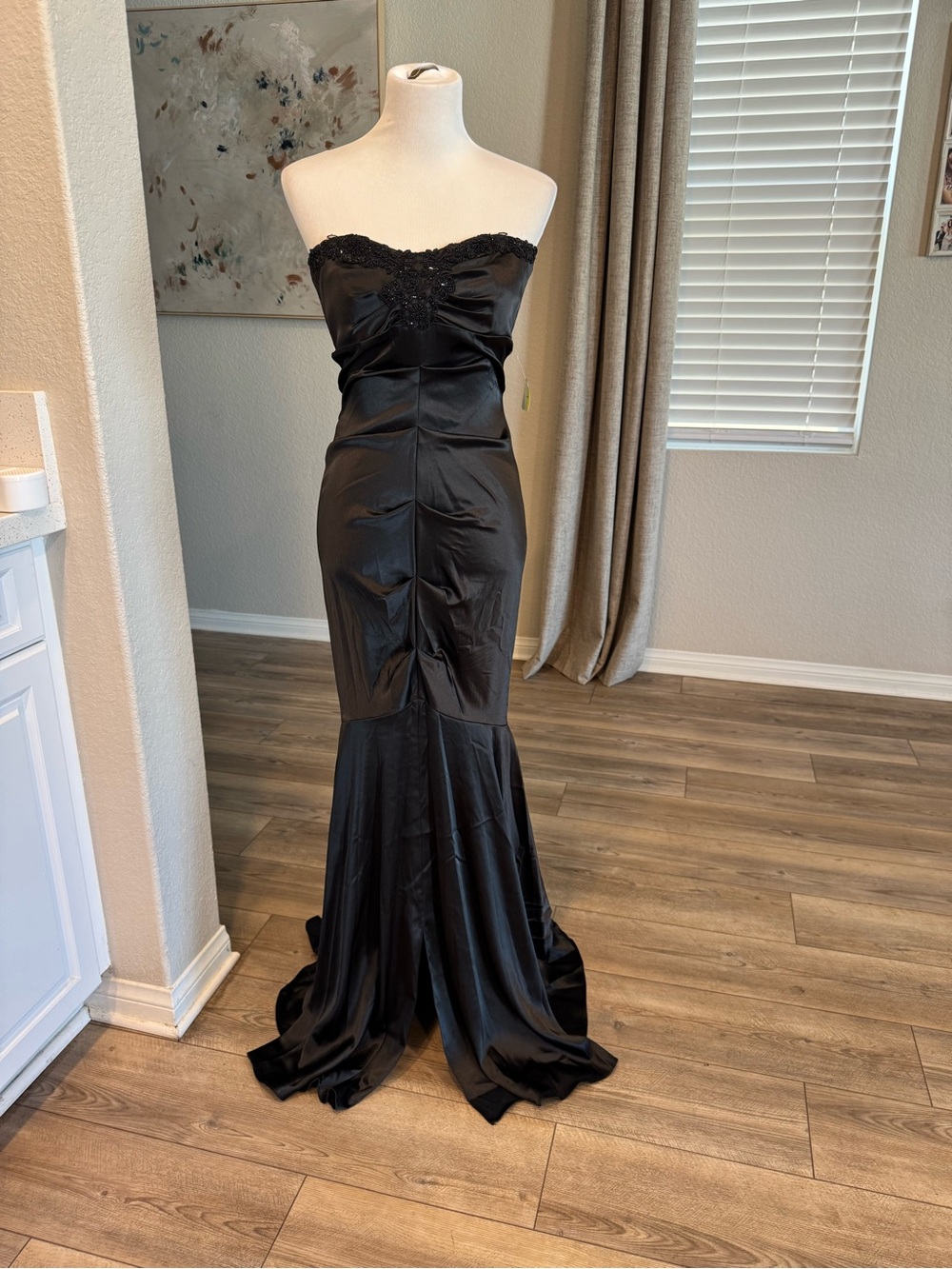 NWOT Xscape size 8 junior women Strapless Black Satin Evening Gown